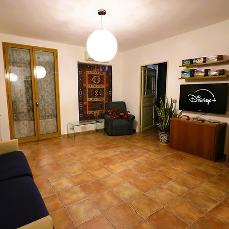 Area 52 Storia Ed Eleganza Vicino Ai Teatri Palermo Buitenkant foto