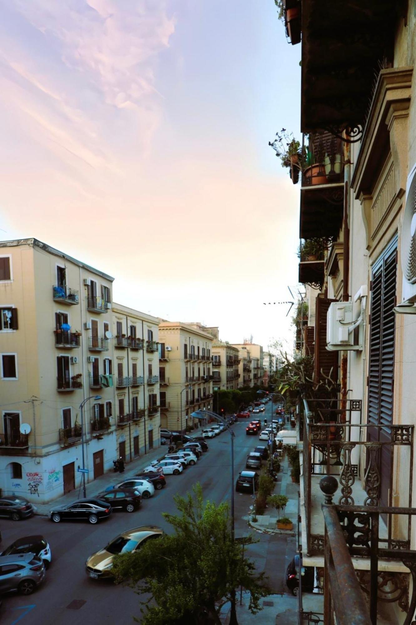 Area 52 Storia Ed Eleganza Vicino Ai Teatri Palermo Buitenkant foto
